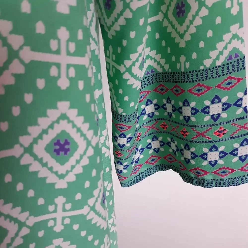 Everly Shift Dress Seafoam Green w/ contrasting borders 3/4 sleeve Size M - Picture 3 of 6